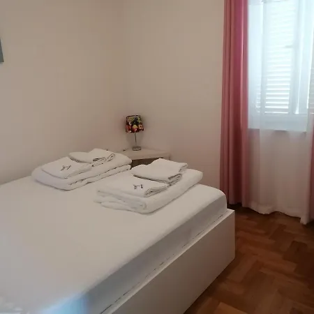 1 Apartamento *
